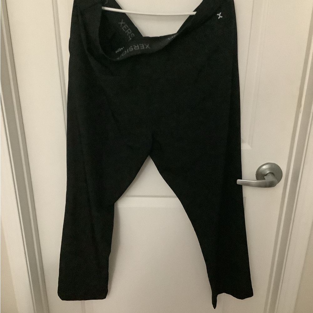 Men's Xersion Black Golf Or Casual Woven Open Bottom Pants Size 44(W) X 30(L)